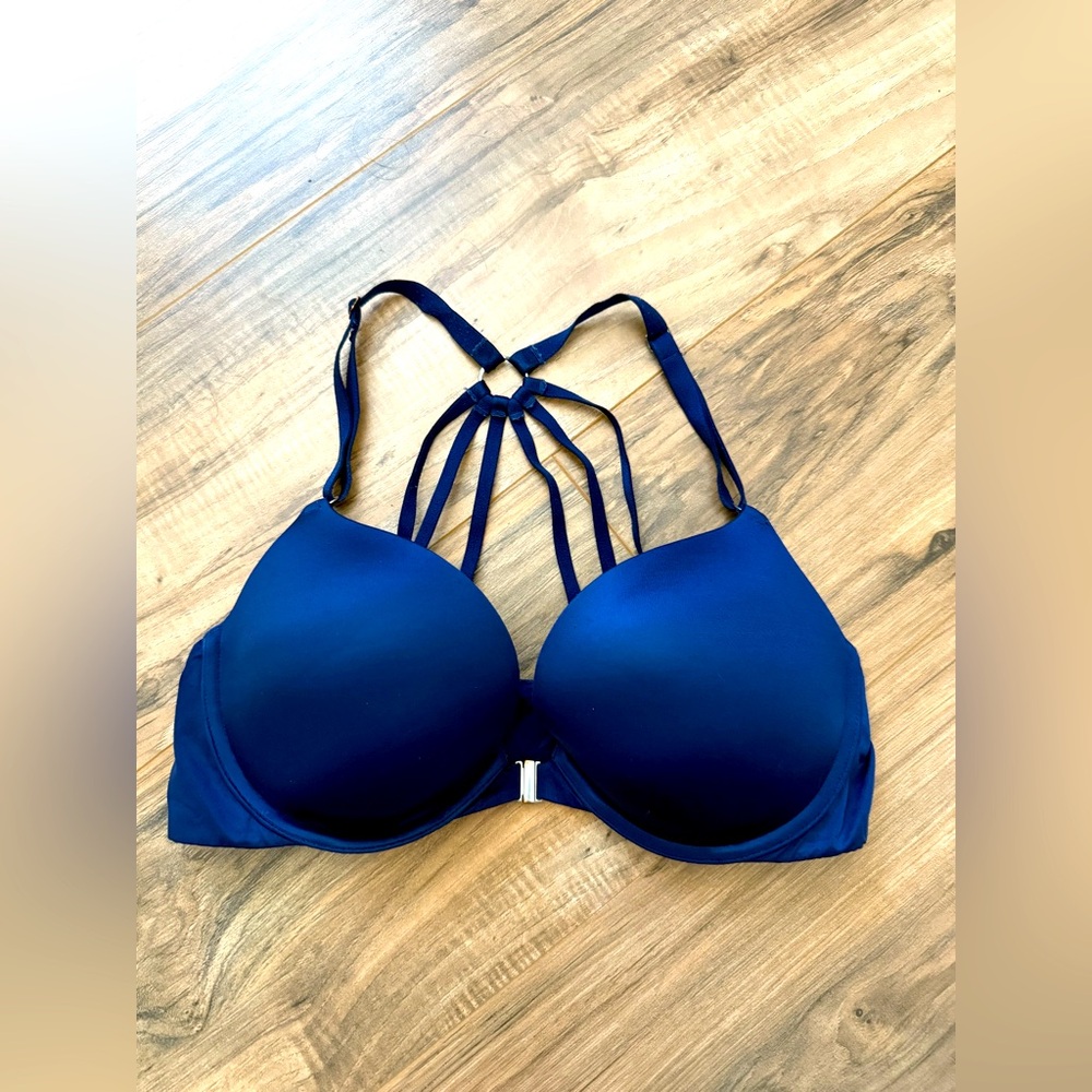 Victoria's Secret Blue Underwire Bra with Adjustable Straps